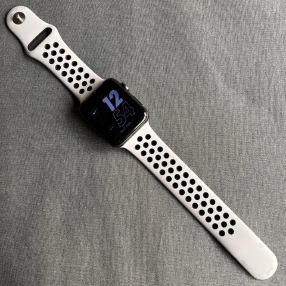 Watch Series 3 Nike+ Aluminum 42MM Cellular